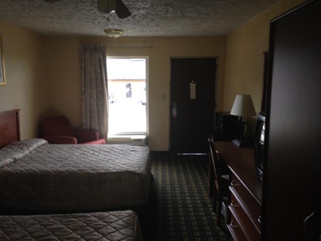 Regal Inn Guntersville Room photo